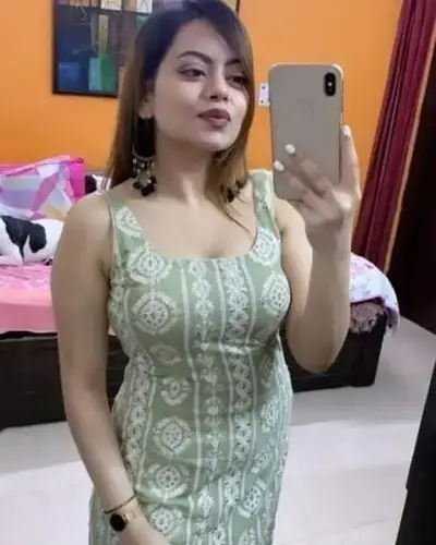 Call Girl in Valpoi